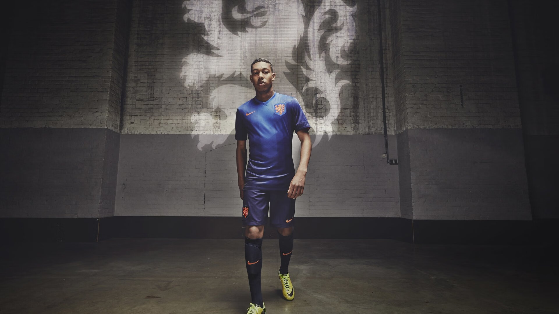 世界杯预选赛U23国足逆袭 球迷士气高涨，世界杯预选赛国足首发