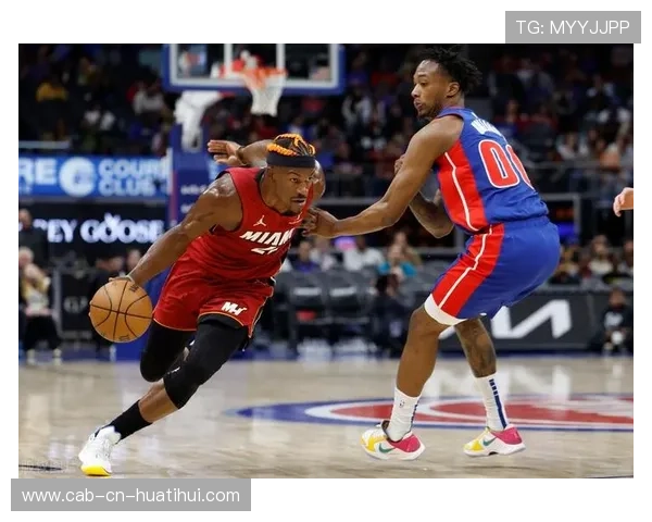 巴特勒抢断后快攻反击,热火再次扩大分差 巴特勒抢断后快攻反击,热火再次扩大分差